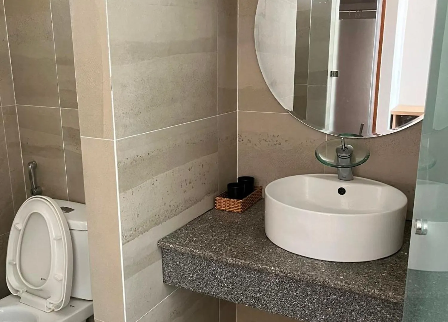 Happy Hotel Here Nha Trang Vietnam